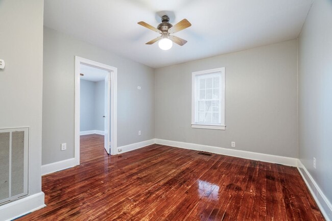 Building Photo - Discover Your New Everyday Haven in Hanahan!
