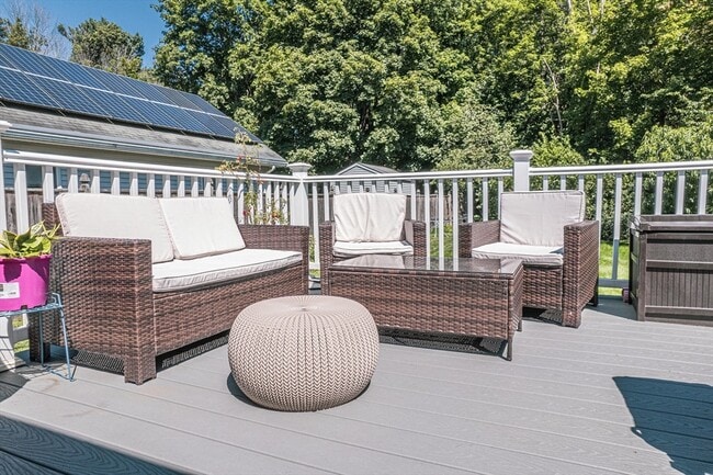 Building Photo - 440 S Main St