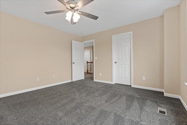 Building Photo - 1618 Ravine Trl