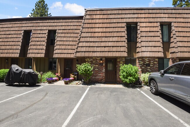 Building Photo - 7600 N Lake Blvd