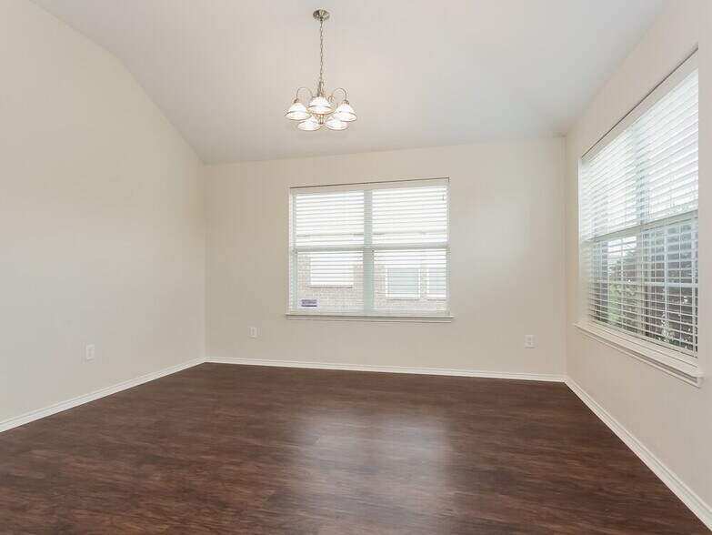Building Photo - 6229 Chalk Hollow Dr