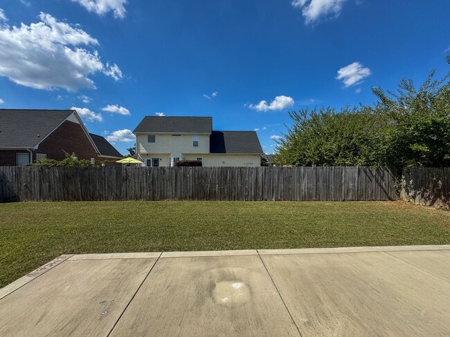 Building Photo - Beautiful 4 Bed, 2 Bath Home in Jack Britt