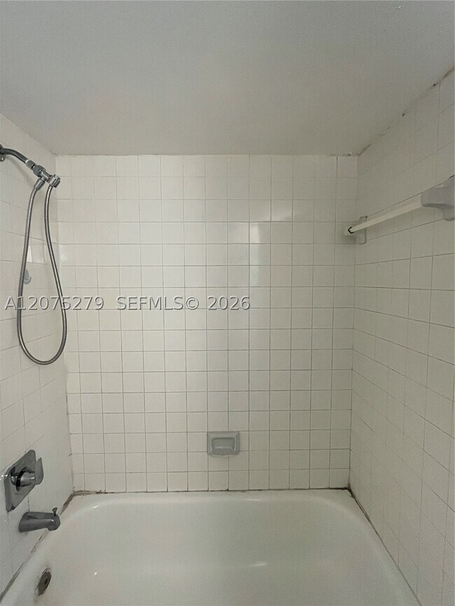 Building Photo - 3252 Foxcroft Rd