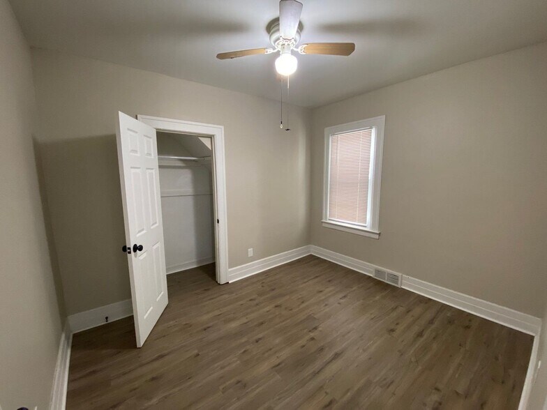 Building Photo - 4840 St Clair St