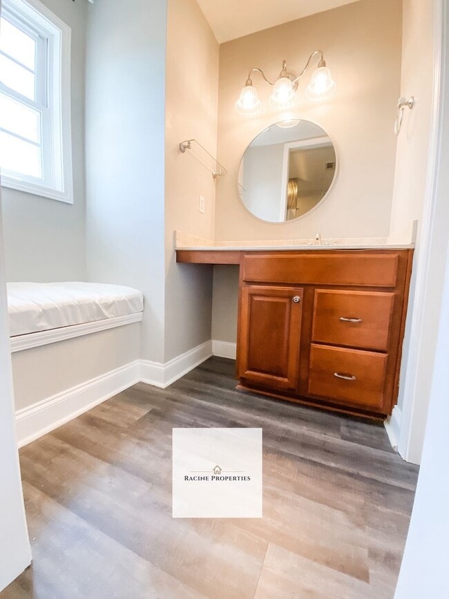 Building Photo - **Your Dream Home Awaits in This Exceptional Cul-de-Sac Retreat**