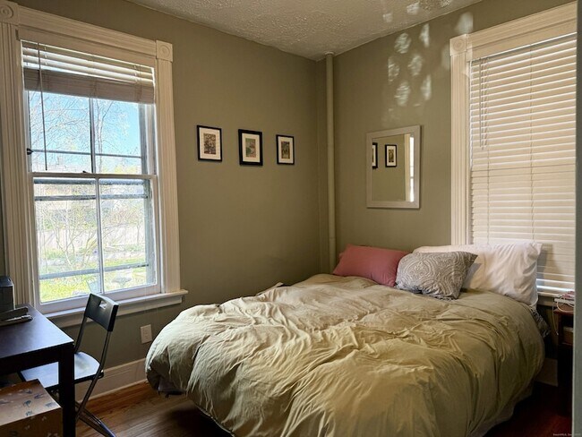 Building Photo - 109 Foster St