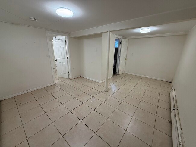 Building Photo - 36 W 9th St