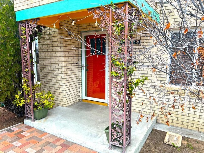 Building Photo - 1314SF Ridgecrest Brick 2 Bedroom  1 Bath ...