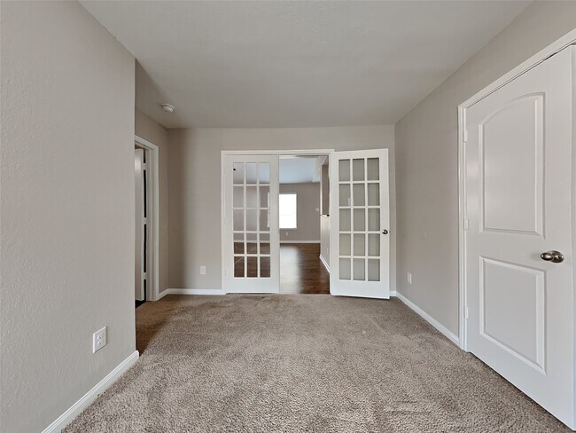 Building Photo - 2402 Regatta Ln