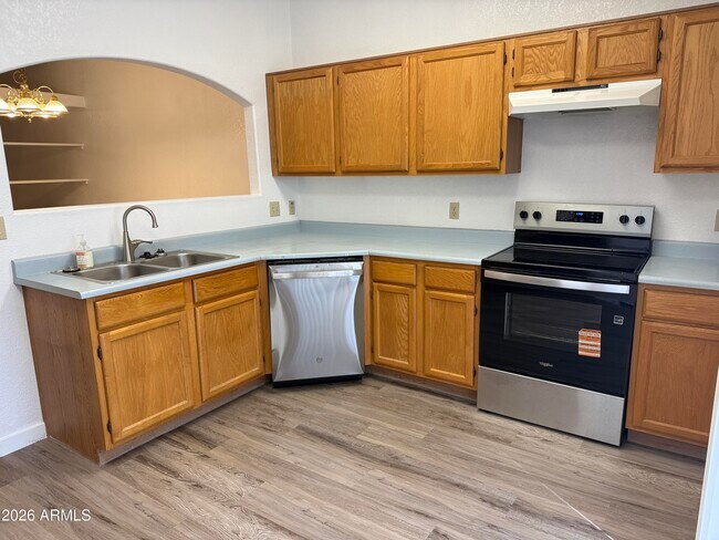 Building Photo - 3510 E Hampton Ave