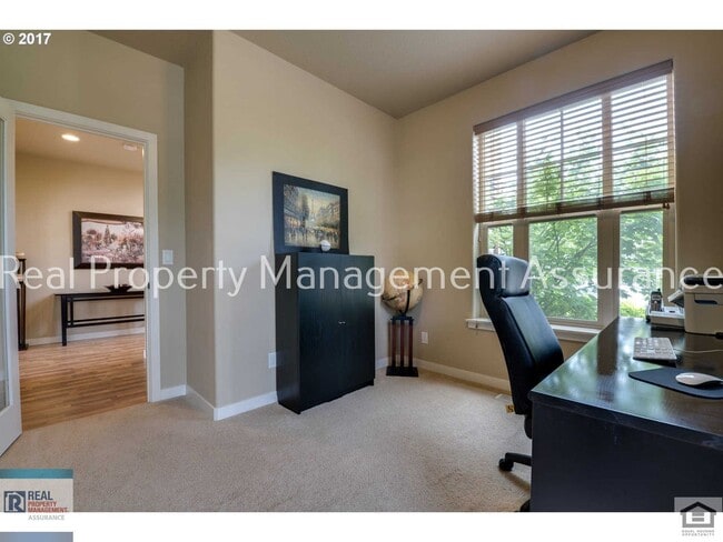 Building Photo - 13933 SW Walnut Creek Way