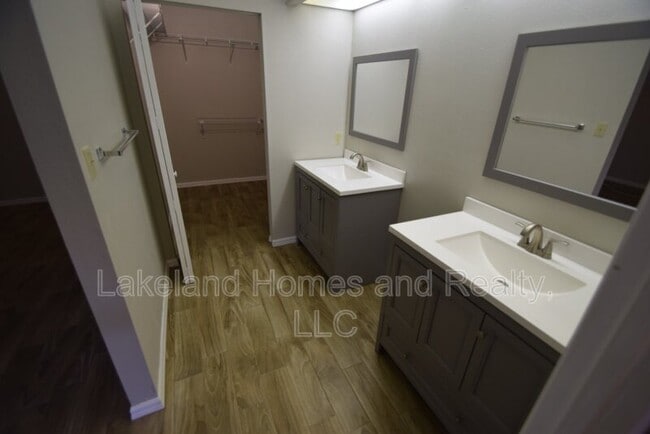 Building Photo - 6022 Crane Dr