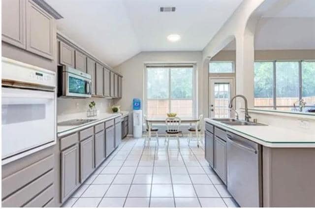 Building Photo - 7512 Brookview Dr