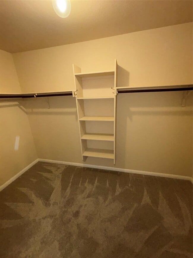 Building Photo - 634 River Bluff Cir