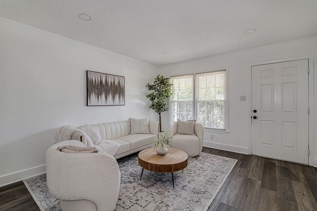 Building Photo - 541 NW Lorna St