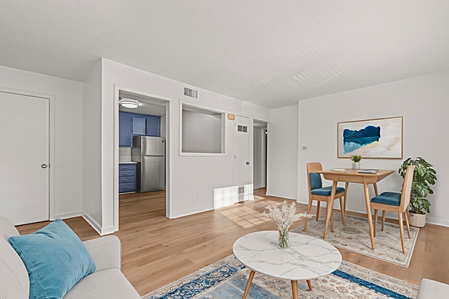 Building Photo - Summercrest Apartments