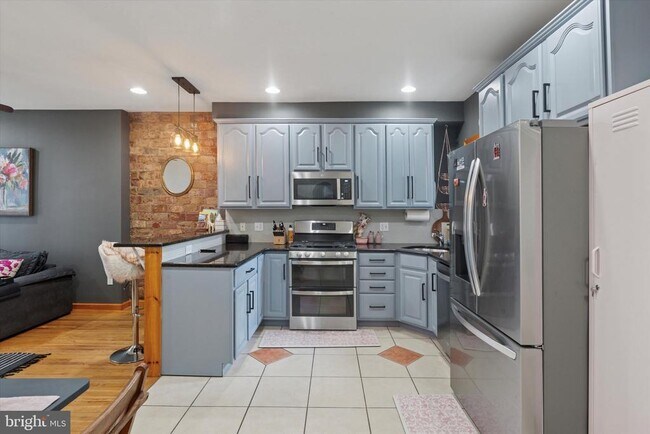 Building Photo - 1522 Brown St