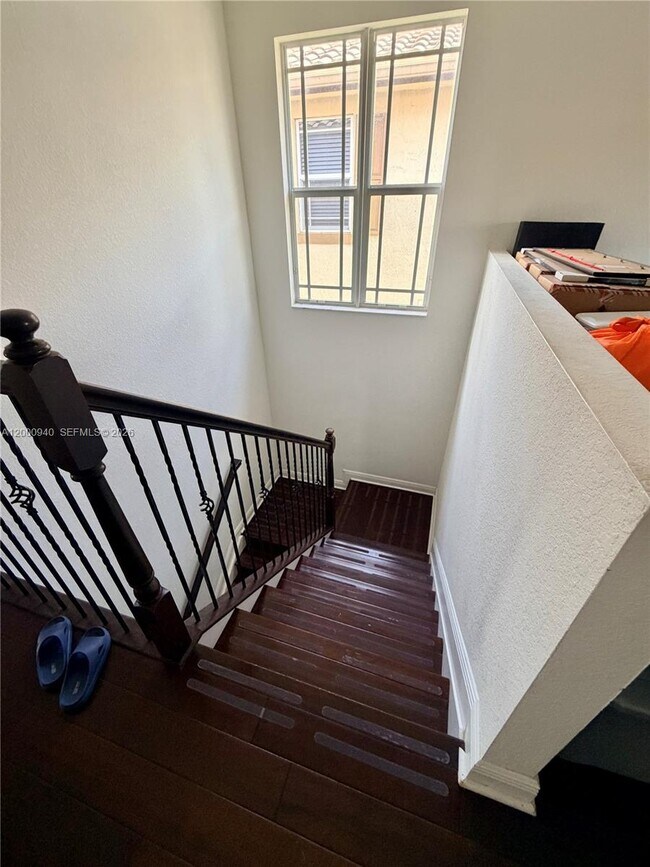 Building Photo - 8630 Lakeside Bnd