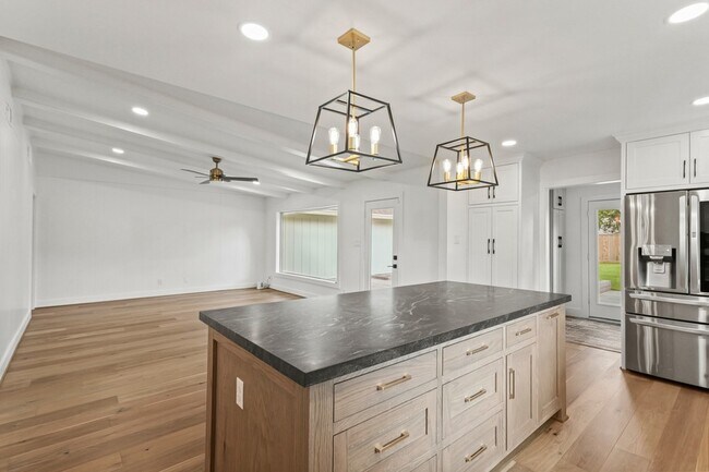 Building Photo - 1707 Imperial Crown Dr