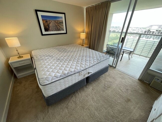 Building Photo - Furnished 1 Bedroom Island Colony Great Amenities!