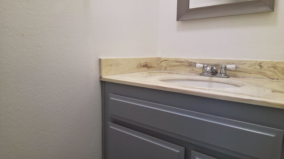 Building Photo - 4130 Manhattan Beach Blvd