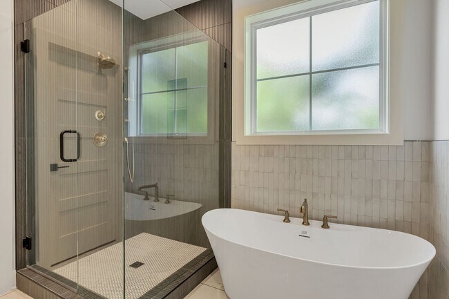 Building Photo - 660 Vernon Ave