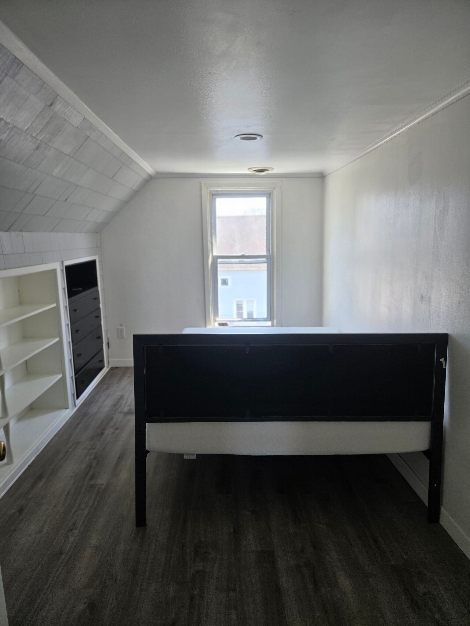 Building Photo - 25 Oneco St