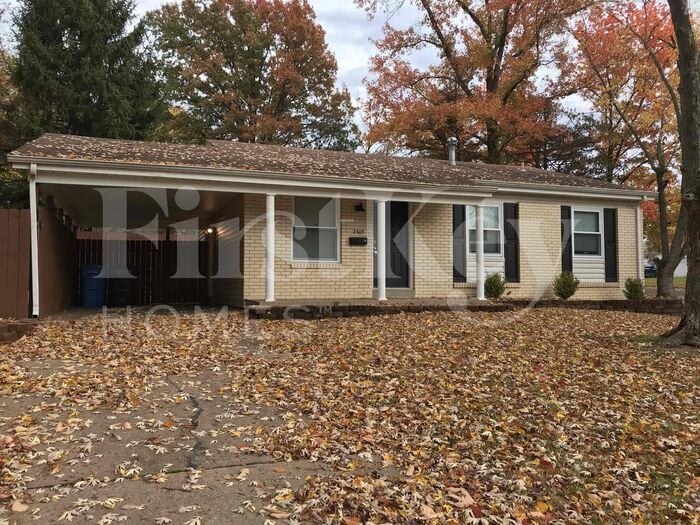 Primary Photo - 2585 Teakwood Manor Dr