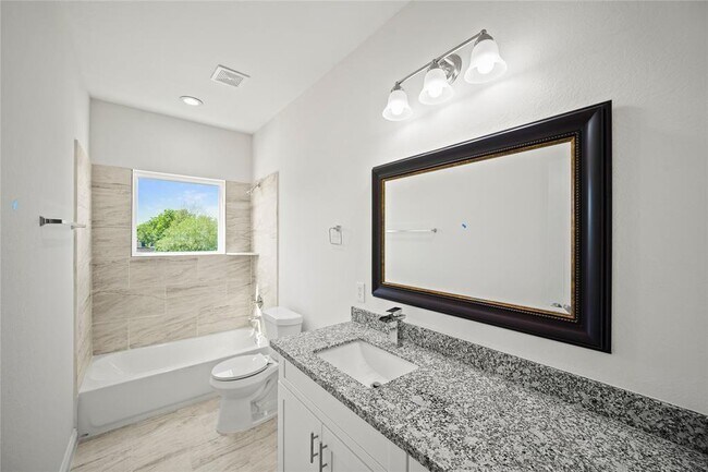 Building Photo - 3415 Redbud St