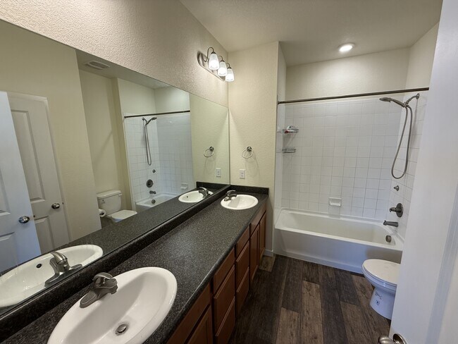 Building Photo - 885 E 98th Ave