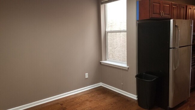 Building Photo - 1949 N Gratz St