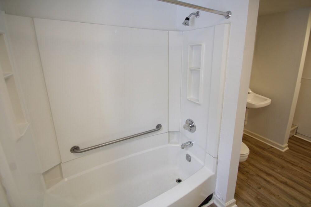 Building Photo - 505 South Ave