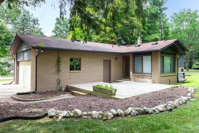 Building Photo - 7580 Thornwood St