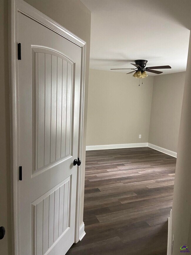 Building Photo - 315 Lasso Drive