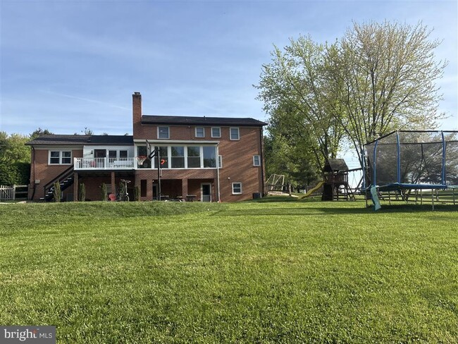Building Photo - 9105 Gue Rd