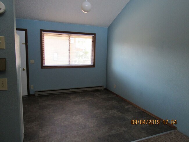 Building Photo - 747 Elder Ct