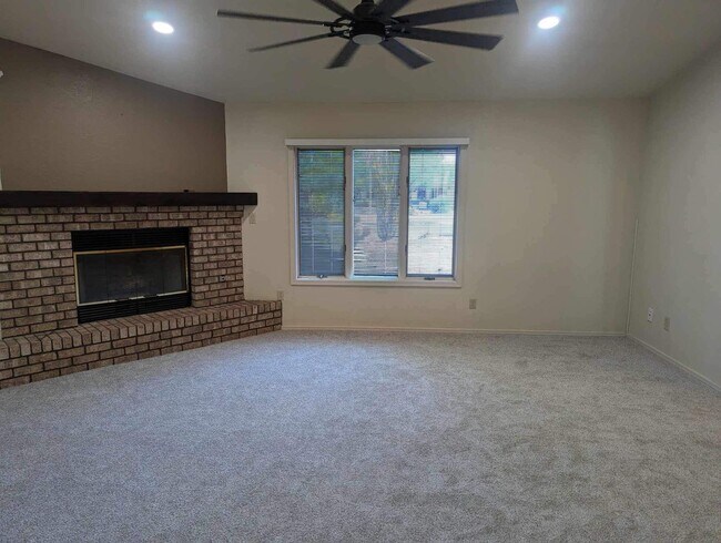 Building Photo - Large 3 bedroom with 3 car garage