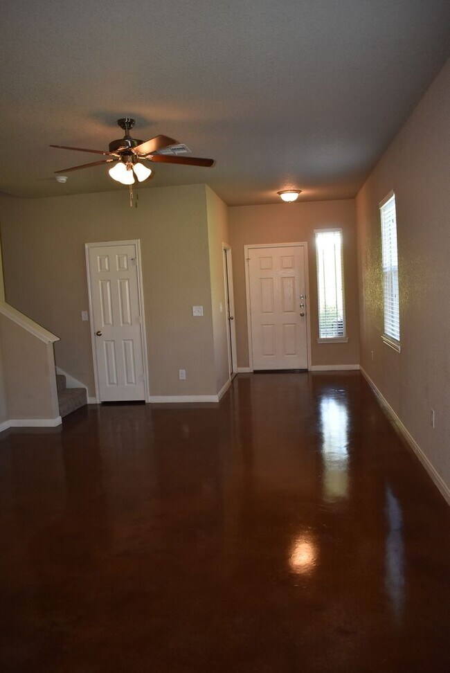 Building Photo - 105 Stone Canyon Ct