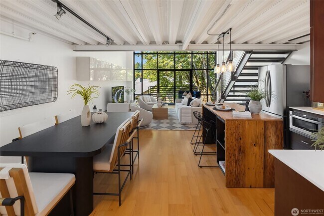 Building Photo - 1Bd/1.5Ba Seattle Condo