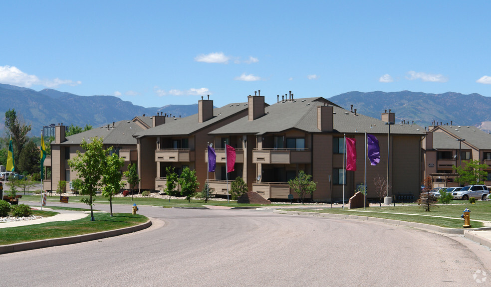 Building Photo - Western Terrace Apartments