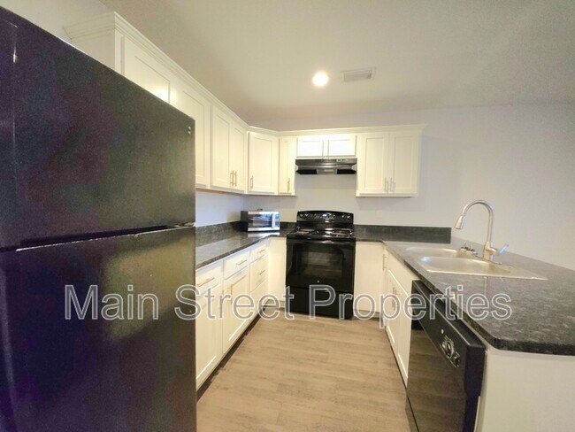 Building Photo - 313 N Navy Blvd