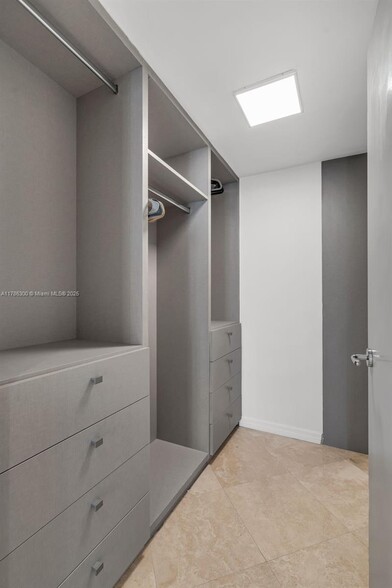 Building Photo - 1500 Ocean Dr