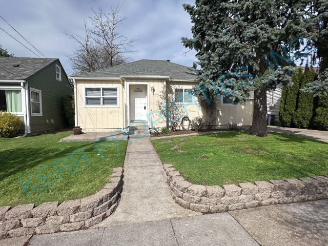 Building Photo - Charming 2-Bed Bungalow Retreat in Heart of Portland – Cozy 850 Sq Ft Space Awaits!