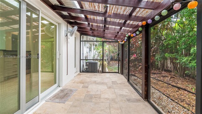 Building Photo - 4512 Sea Grape Dr