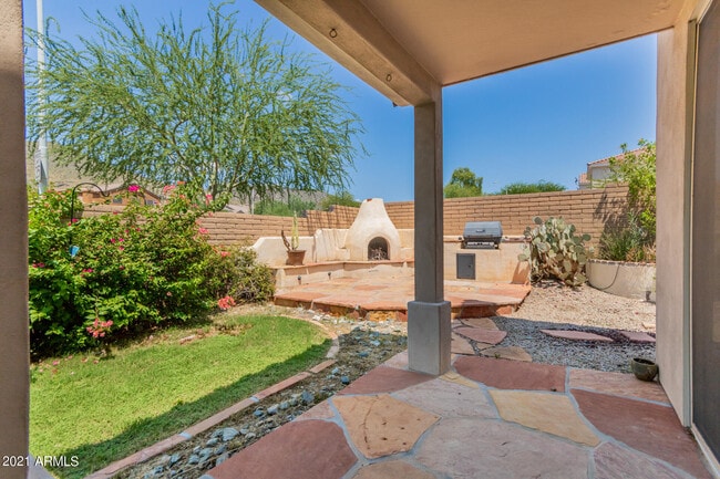 Building Photo - 204 W Mountain Sage Dr