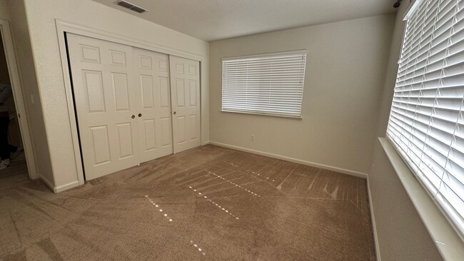 Building Photo - PENDING!