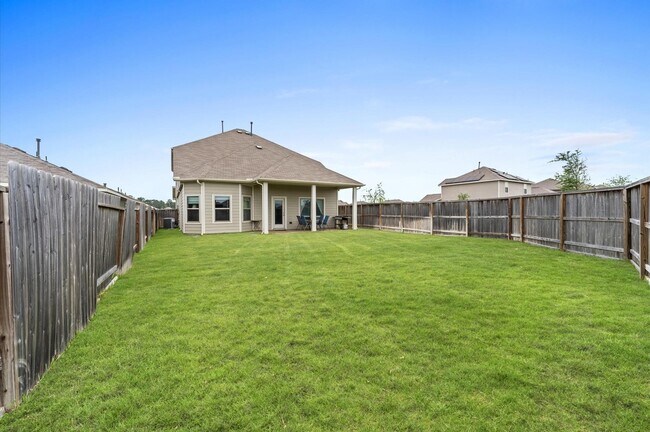 Building Photo - 818 Deerhurst Ln