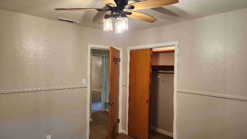 Building Photo - 3801 Jan Ave