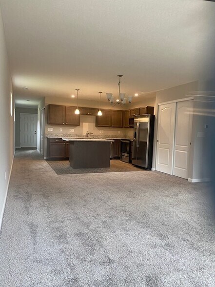 Open Floor Plan - 1260 Slate Ct