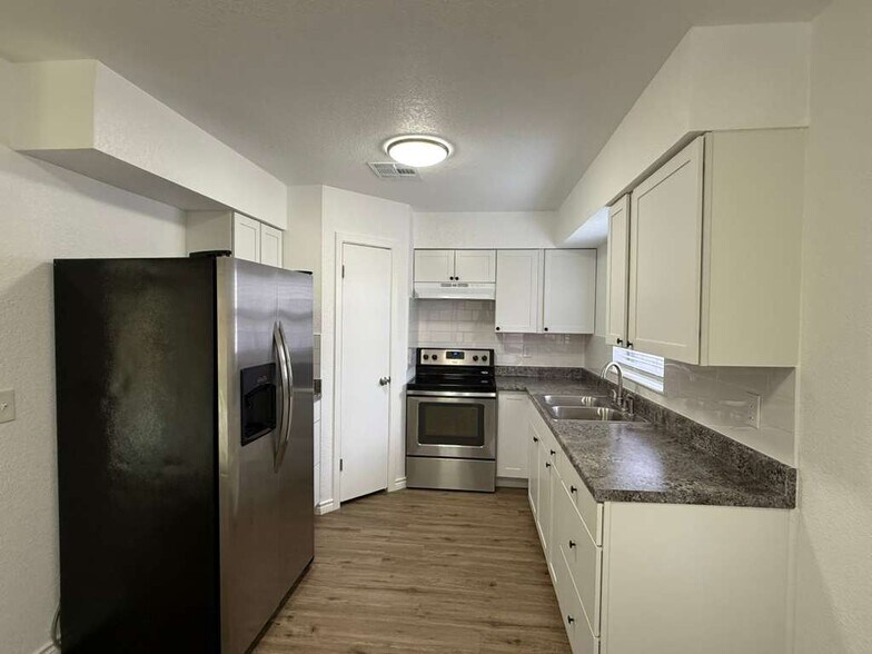 Building Photo - 5222 Tom Stafford Dr